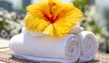 Mit Handtuch in die Sauna: Tipps zur richtigen Verwendung und Pflege